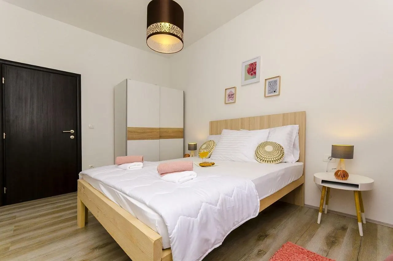 Gabriela Apartment Kastela Croatia